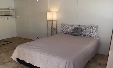Private sleeper room of a 16×76 5-room sleeper unit